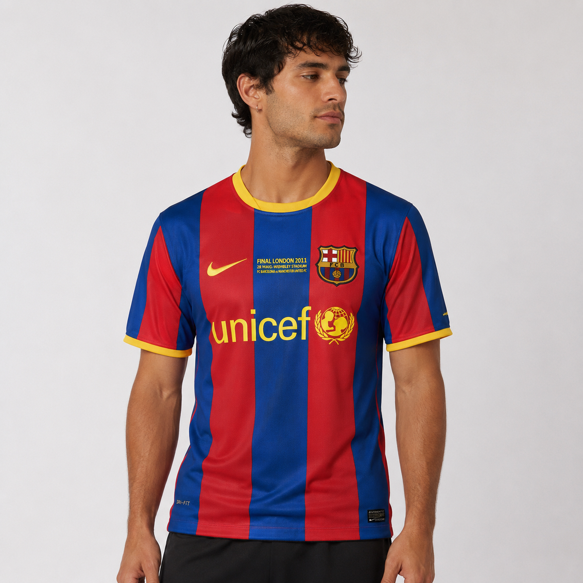 Retro Jersey Barcelona Home 2010-11 image 3