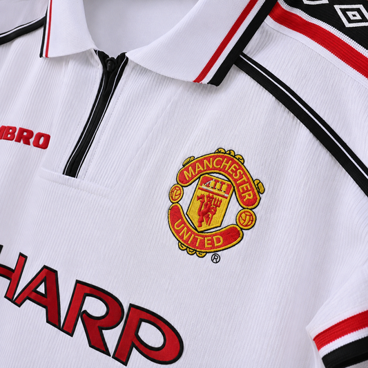 Retro Jersey Manchester United 1998-99 image 2