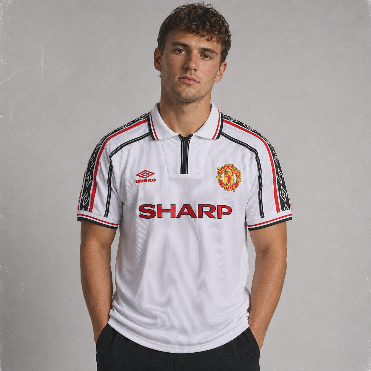 Retro Jersey Manchester United 1998-99 image 3