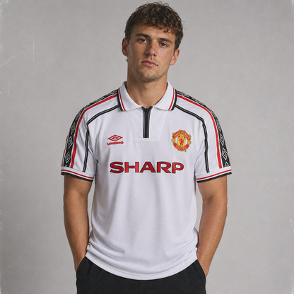 Retro Jersey Manchester United 1998-99 image 3