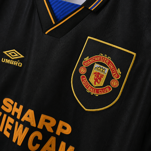 Retro Jersey Manchester United Away 1993-94 image 2