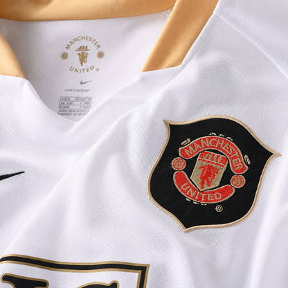 Retro Jersey Manchester United Home 2006-07 Version image 3