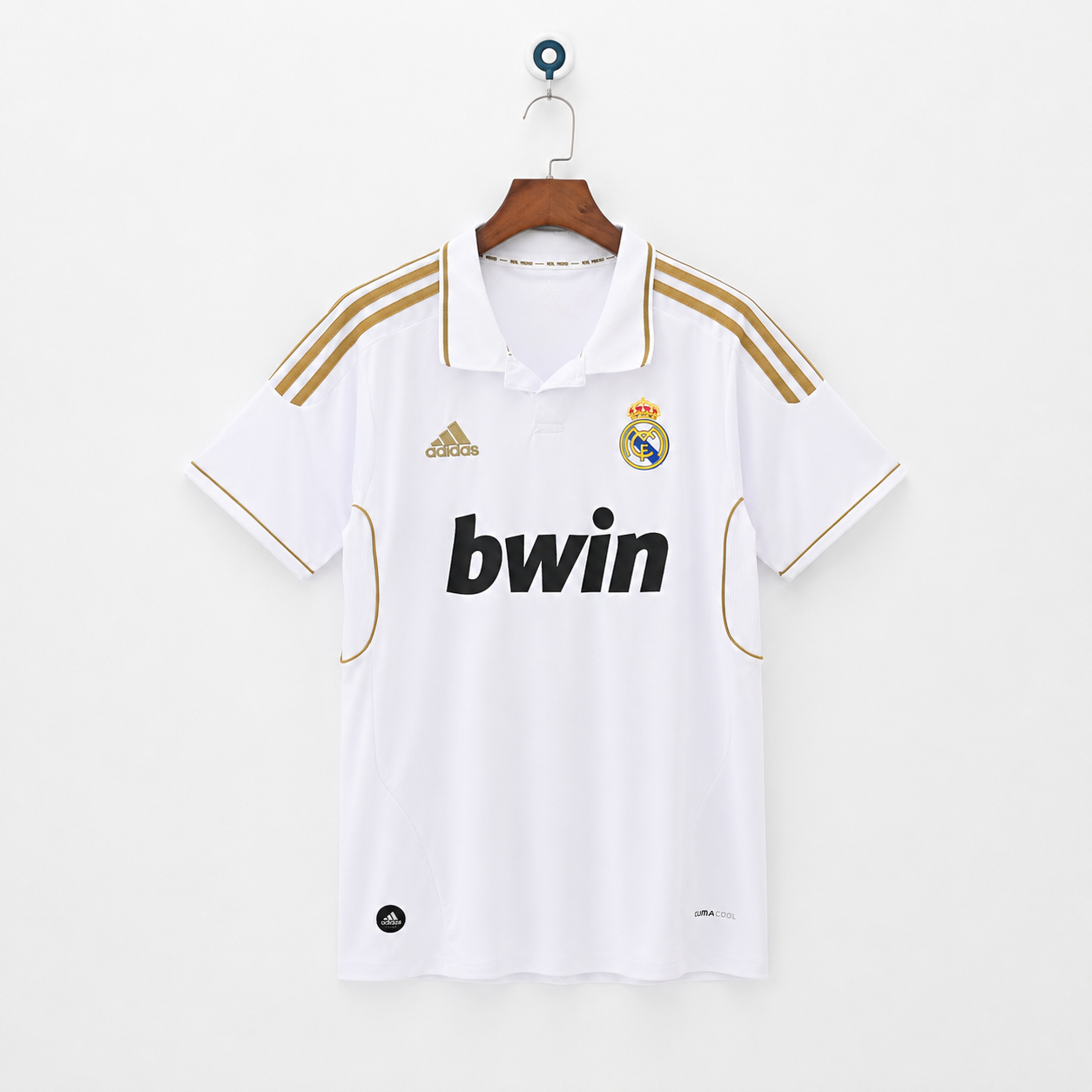 Retro Jersey Real Madrid Home 2011-12 image 1