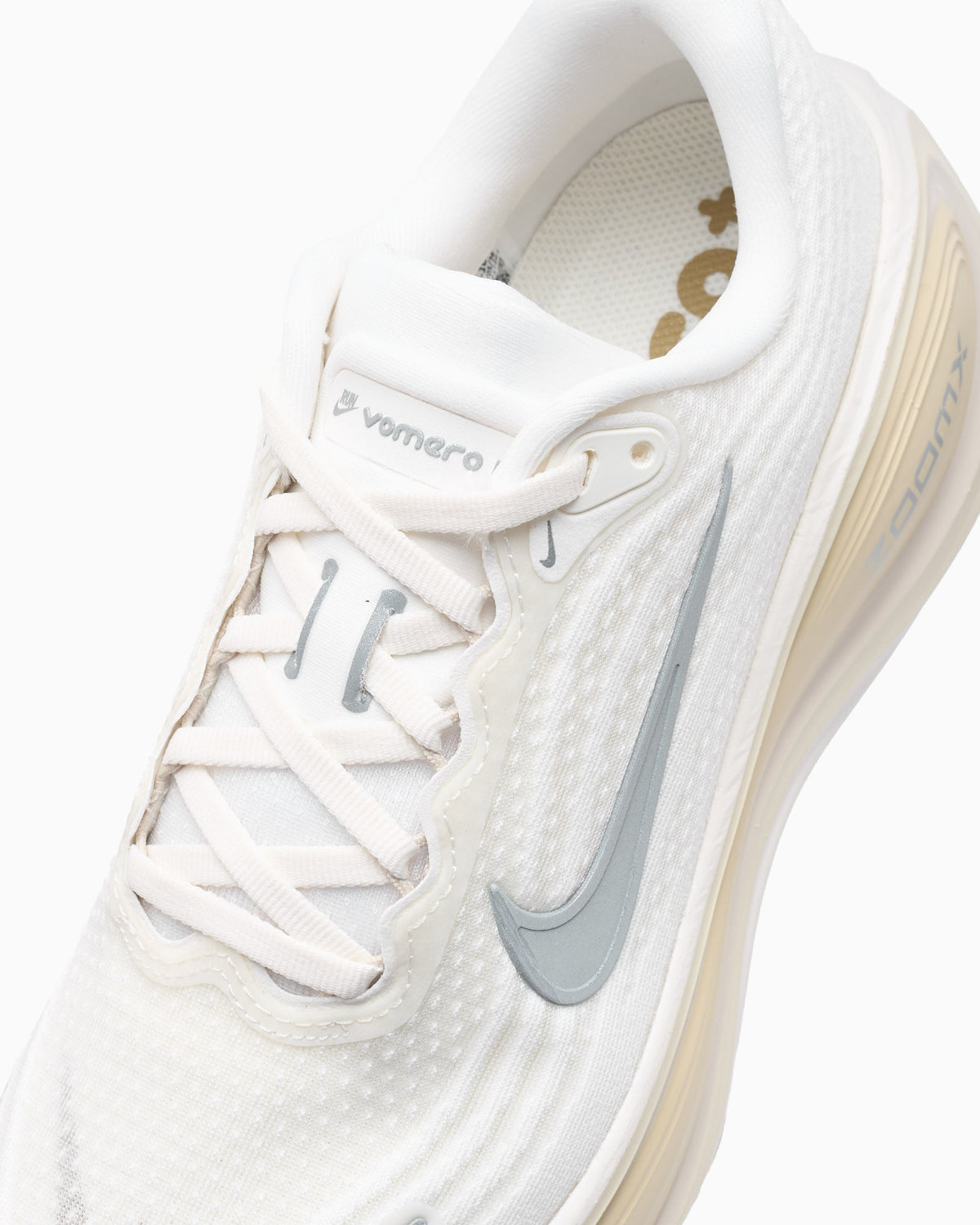 Nike Vomero Plus Essentials IM8336-100 — 2