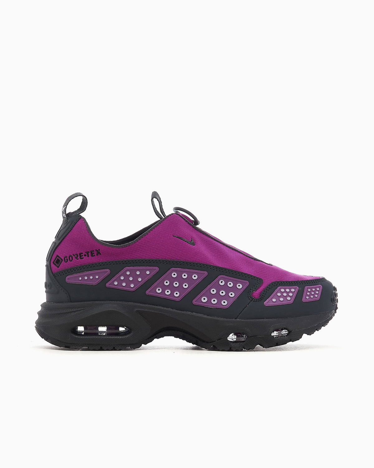 Nike Women's Air Max SNDR Gore-Tex® "Bold Berry" FZ4238-500 — 1